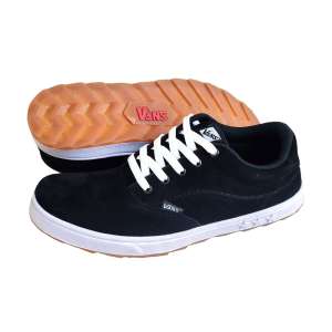 Sneakers Hitam Putih Sepatu Pria Keren Kets Casual Cowok Buat Kerja dan Sekolah sol Antislip