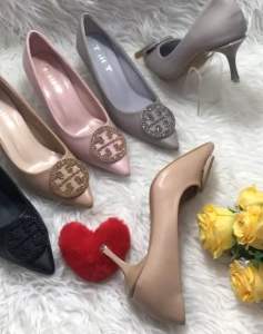 TMT 9988-12 Model Logo Tory sepatu tumit wanita elegan