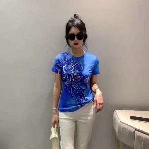 Ammin Áo phông ngắn tay in hoa màu xanh Định vị thời trang mùa hè 2024 Áo Blouse thanh lịch ngoại cỡ thường ngày phiên bản Hàn Quốc cổ tròn cho nữ