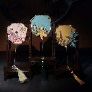 SDSFD Mini Wedding Fan with Tassel Lovely Xiuhe Fan Ancient Style Vintage Craft Fan Brides Chinese Hand Held Flowers