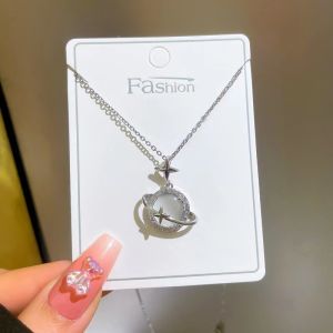 Ladamas Kalung Titanium Liontin Planet Saturnus Dengan Permata Berkilau KT68