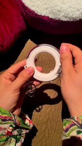 Mạnh mẽ nhỏ bóng đèn LED Keychain quyến rũ nhiều màu đèn Pin Mặt dây chuyền buổi diễn âm nhạc hỗ trợ cho các cuộc tụ họp fan hâm mộ