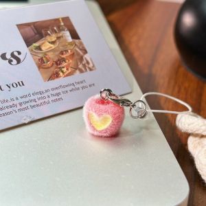 DEUKIO จี้ฝูงการ์ตูนสามมิติ Apple รักแคนดี้ทอย Apple เครื่องรางห้อยโทรศัพท์พวงกุญแจห้อยกระเป๋ากระเป๋านักเรียน