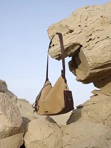 New song Tracing a journey hobo Suede leather large-capacity crossbody laptop bag with a high-end feel
