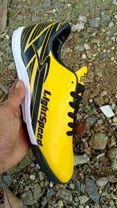 PROMO..Sepatu futsal pria dewasa sepatu olahraga futsal berkualitas dan termurah.