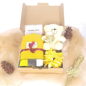 CUTIE gomy.id gift box hampers kado hadiah ulang tahun wisuda sidang birthday gift anniversary pacar teman sahabat cewek wanita perempuan murah unik terjangkau lucu estetik aesthetic