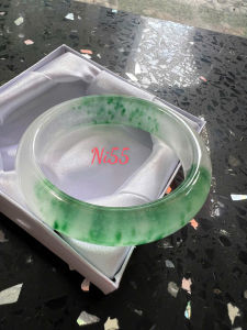 Vòng Tay Nữ Bản Hẹ Đá Mã Não DuLong Xanh Rong Biển Bông Bông Trắng Trong Bóng Đẹp Ni 55mm Cao 15mm Dầy 9mm Món quà tặng Nữ 53kg - 57kg đeo tay xinh rẻ đẹp ý nghĩa có 550k ạ