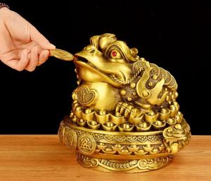 Tượng cóc thiềm thừ cỡ nhỏ bằng đồng thau phong thủy Hồng Thắng