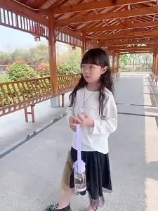 ถ้วยน้ำเด็กดิสนีย์พร้อมหลอดสำหรับนักเรียนชั้นประถมศึกษาแบบพกพาป้องกันการตกสำหรับเด็กอนุบาลถ้วยดื่มตรงขวดน้ำฤดูร้อน