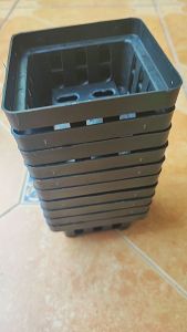 กระถางกล้วยไม้ สี่เหลี่ยม 4 นิ้ว แพ็ค 10 ใบ