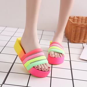 [Free Shipping] Platform sandals with color-blocking and rhinestones fashionable new casual beach shoes for summer