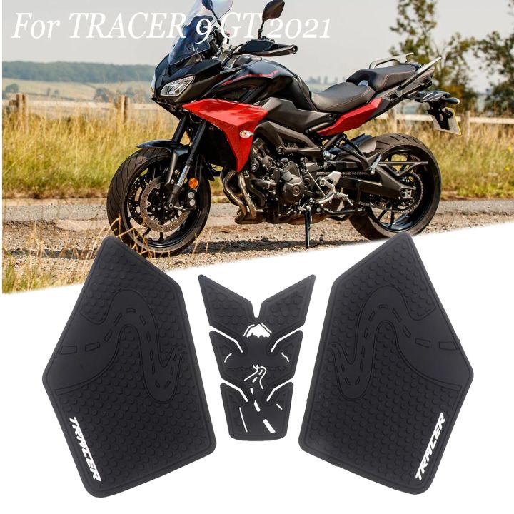 Aramox 2PCS Fuel Tank Sticker 3D Motorcycle Tank Pad Gas Oil Fuel Tank Pad Decal Universal Flame Skull Decal Decorations For Motorcycle(Black