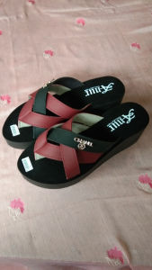 Manjakan Kaki Anda dengan Sandal Anur Collection: Sendal Silang Untuk Dewasa & Wanita