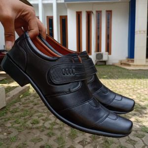 Sepatu pria pantopel kickers art 2208 kulit asli