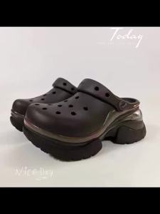 crocs Kajias new little dolphin clogs Womens Fashionable Thick-Soled Height-Increasing Cushioned Comfortable Beach Clogs