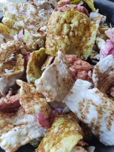 ENAK Kerupuk Melarat Bumbu Serundeng asli Cirebon / Krupuk Mlarat khas daerah makanan tradisional / Cemilan halal enak lezat bisa COD