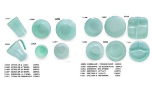 ROUND  SQUARE and RECTANGULAR  PLATE REUSABLE  Wave design plastic dinner plates w/cups MINT COLOR.