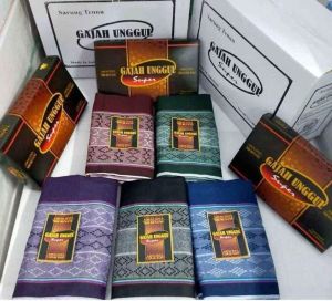Harga Promo Sarung WADIMOR Motif Bali Pria Tenun Samping Songket Batik Tradisional Premium Dewasa