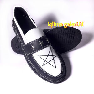 khaqi loafers vlecro docmart emblem bintang putih pria sepatu slip on lover putih hitam sepatu