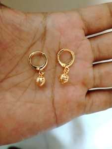 anting love titanium gold perhiasan anak anak dan wanita dewasa anti karat warna emas elegan cantik termurah