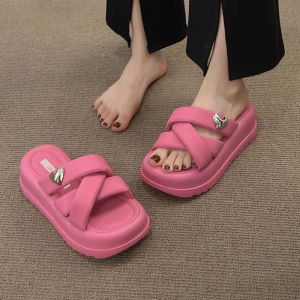 LKfashion แฟชั่นใหม่ รองเท้าแตะแฟชั่น ดีไซน์สวย มีให้เลือก 3 สี แมทช์ง่ายใส่เที่ยว ใส่ออกงาน คือได้หมด ครบจบในคู่เดียว สาวๆต้องห้ามพลาด