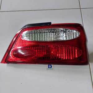 Lampu stop Belakang Mobil soluna