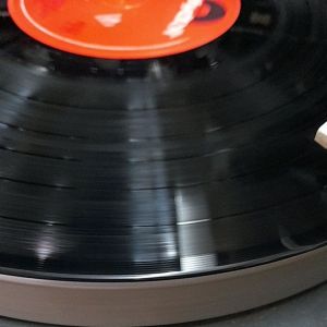 เพลงบรรเลง Bert Kaempfert And His Orchestra แผ่นเสียง Vinyl Lp 33 rpm สภาพดี ตรวจสอบแล้วมีลองฟัง