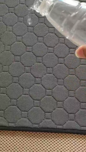 ทำความสะอาดง่ายขอบที่แห้งเร็วทำจากโพลีเอสเตอร์เสื่อเทรนนิ่งสุนัขแผ่นกันลื่นผ้าอ้อมสัตว์เลี้ยง