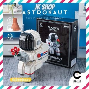 ️现货️ReadyStocks Lighting Extra Big Astronaut Flower blocks toys 潮乐创 小颗粒 巨型 浪漫 求婚 宇航员 积木 发光 太空人 拼装 玩具 6650