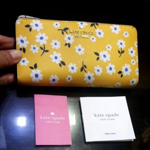 Preloved PO USA dompet large slim bifold wallet merk Katee spadee corak bunga hanya pakai sekali VVGC