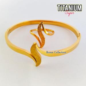 Set Gelang dan Cincin Titanium EXORI Gold elegan Anti karat dan tidak gampag luntur< Titanium Super mewah dan cantik Model baru dan keinian.