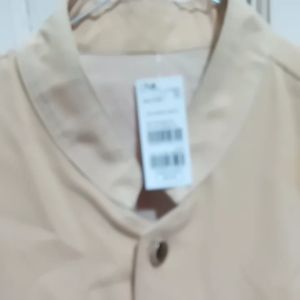 Blazer Wanita: Pilihan Baju Kantor yang Tepat