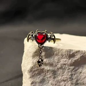 Cincin Berlian Hati Iblis Retro Halloween Cincin Adjustable