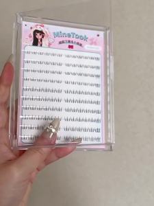 MineTook昭君下睫毛根根分明妈生毛流感自然上镜款分段式单簇睫毛MineTook Zhaojuns eyelashes are clearly defined with moms hair growing and flu like natural on camera style segmented single cluster eyelashes