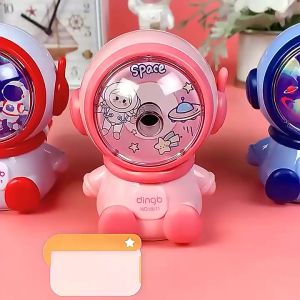 [HY] Astronaut Sharpener Pencil Anti-Slip Adjustable 8mm Student Stationery Office 铅削笔器 Pengasah Pensil Pensel