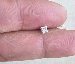 ต่างหูเงินแท้ 100% 925 ประดับด้วย CZ Diamond