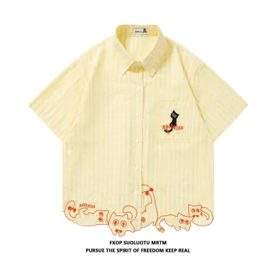 YIPINYOUYOU เสื้อเชิ้ตแขนสั้นลายตารางปักแมวสไตล์น่ารัก เหมาะสำหรับทั้งผู้ชายและผู้หญิง ใส่สบายสไตล์วัยเรียน