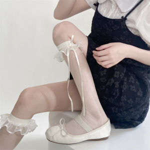 i Pretty Shoes [จัดส่งจากกรุงเทพ] ถุงเท้าน่องริบบิ้นโบว์ลูกไม้สีดำและสีขาวของผู้หญิง ถุงเท้ายาวถึงเข่า น่ารักและบริสุทธิ์ ทันสมัยและหลากหลาย ถุงเท้า JK ถุงเท้าโลลิต้า