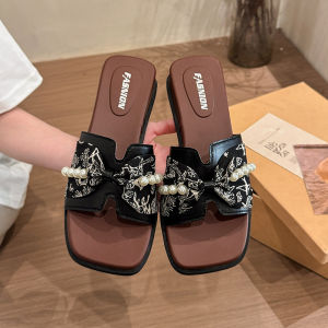 Pearl Beaded Flat Sandals For Women Summer Outdoor Wear 2026 New Model Thick-Soled Wedge Heel Suitable For Pairing With Skirts