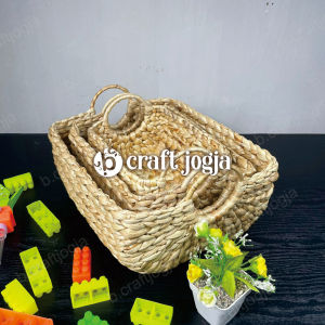 Keranjang Anyaman Enceng Gondok Tempat Buku Mainan Hampers Serbaguna Ukuran S-M-L Kerajinan Anyaman Jogja