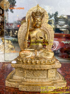 Tượng hư không bồ tát cao 28cm bằng đồng Thái DxRxC: 18x14x28cm nặng khoảng 2kg