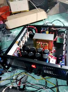 Amplifier Power 10 Ampere: Kualitas & Daya Saing untuk Acara Musik