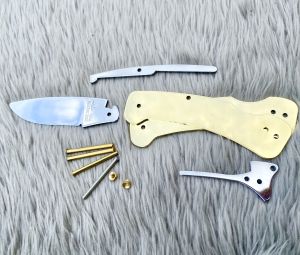 ชุดกลไกทองเหลืองเรียบพร้อมใบตราตา ค้างคาว ใบUS ใบเลส ใบสแตนเลส ใบค้างคาว โครงมีด ชุดกลไกมีดพับ ตราตาเต็ม ชุดประกอบมีด มีดพับ