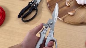 Sharpest Heavy-Duty Kitchen Shears with Non-Slip Handle & Safety Lock 2026 New Stainless Steel Bone-Cutting Kitchen Scissors 2-in-1 Kitchen Scissors for Chicken Bones Fish Seafood (Black 1PCS)