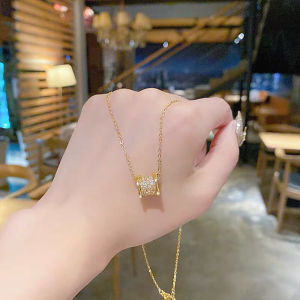 BESFOME Small Waist Pendant Necklace for Women Light Luxury Small Diamond High Sense Clavicle Chain Versatile Elegant Style Stainless Steel Neckchain