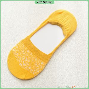 ถุงเท้าลูกไม้ ถุงเท้าผ้าฝ้าย ด้านล่างซิลิโคนกันลื่น  Lace socks