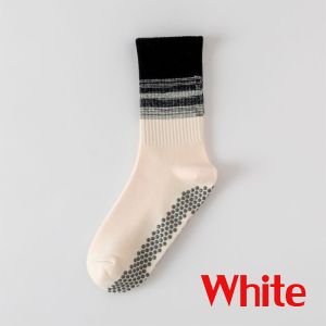 ถุงเท้าโยคะผู้หญิง 1 คู่ ผ้าฝ้ายนุ่ม ซิลิโคนกันลื่น ดูดเหงื่อ-ป้องกันกลิ่น ไซส์ 35-42EU