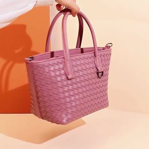 Simple hand-woven basket bag new summer tote bag fashionable and casual large capacity versatile shoulder bag