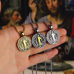 Người Đàn Ông Vòng Cổ Với hai mặt thánh Benedict Biểu Tượng Retro Tôn Giáo Neckchain Hợp Kim dây chuyền chạm xương quai xanh phụ kiện thời trang
