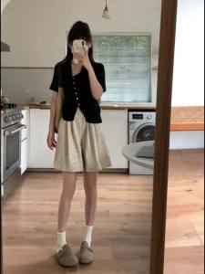 Ammin phong cách Hàn Quốc 2024 mùa hè mới của Nhật Bản r Hoa nhỏ in chấm bi nhăn kết cấu Quần Short Nữ rộng ỐNg RộNg